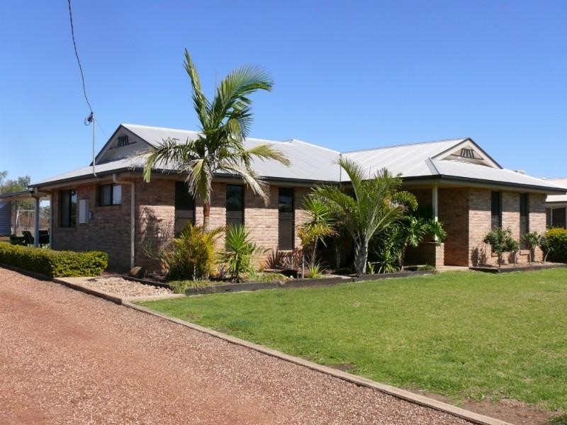 20 Taylor Street, St George QLD 4487