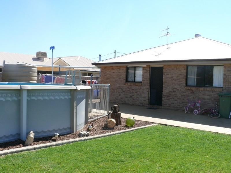 20 Taylor Street, St George QLD 4487