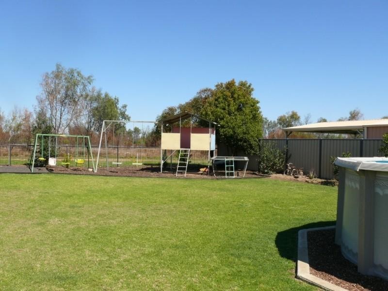 20 Taylor Street, St George QLD 4487