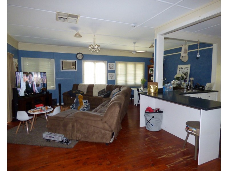 102 ST GEORGES Terrace, St George QLD 4487