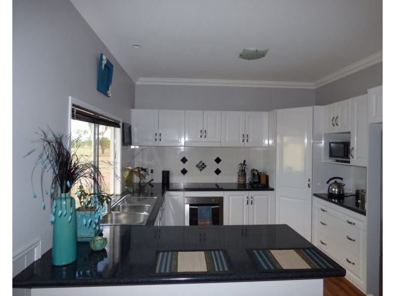 12166 CARNARVON Highway, St George QLD 4487