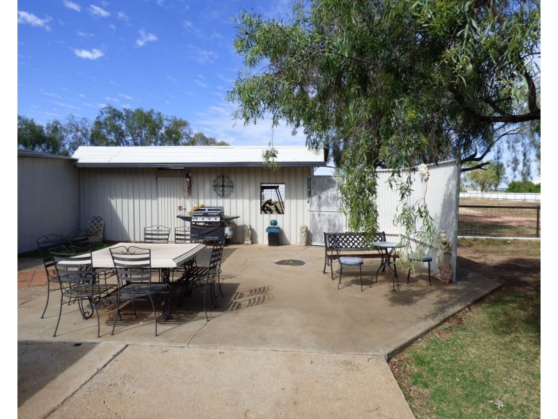 12166 CARNARVON Highway, St George QLD 4487