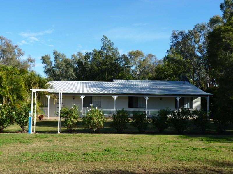 281-283 ALFRED Street, St George QLD 4487