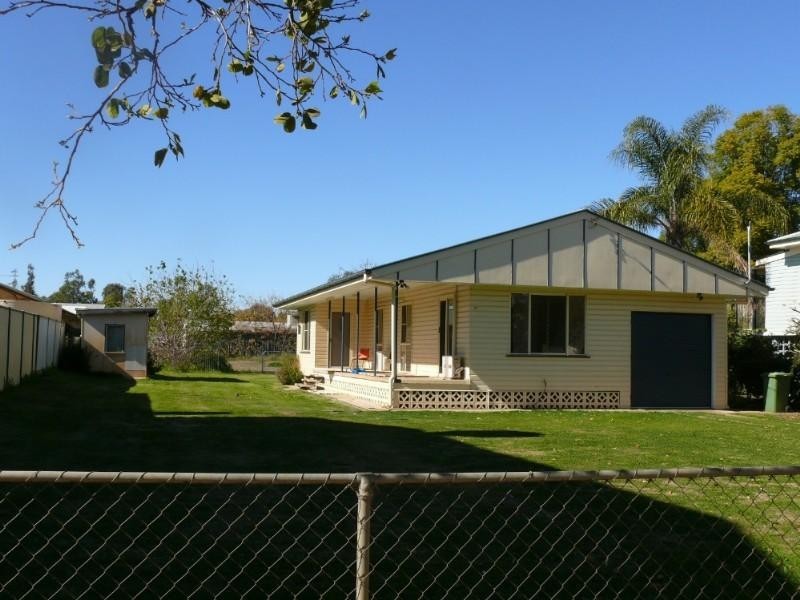 100 St Georges Terrace, St George QLD 4487