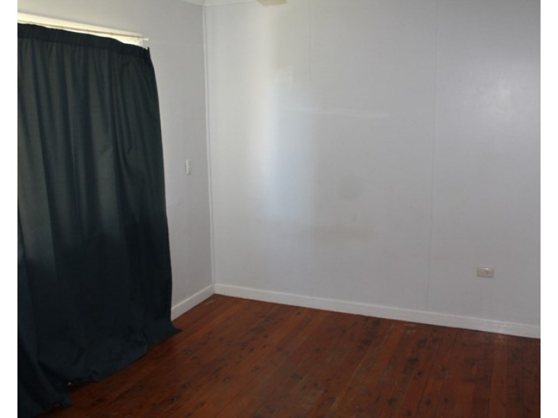 19 Balonne Street, St George QLD 4487