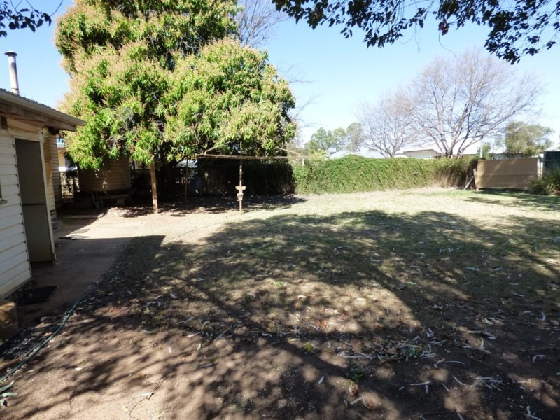 28 Roe Street, St George QLD 4487