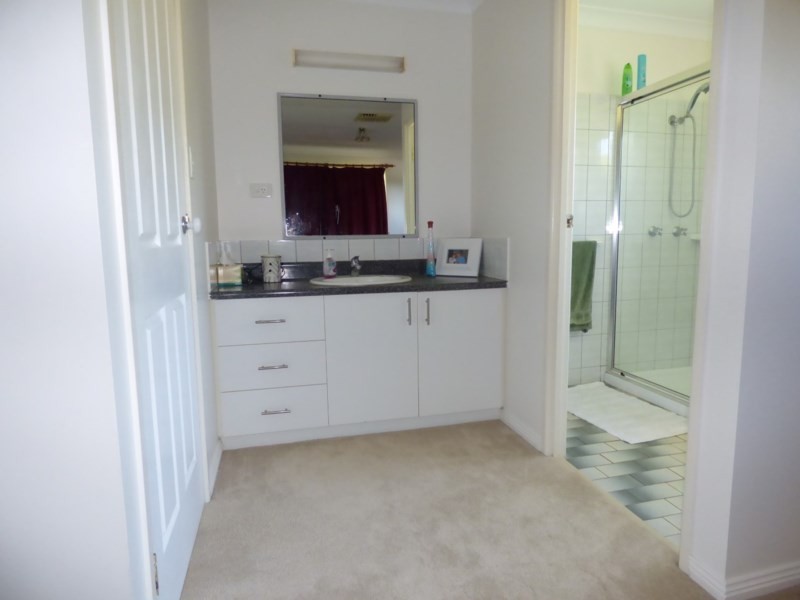 17 Kilroy Street, St George QLD 4487