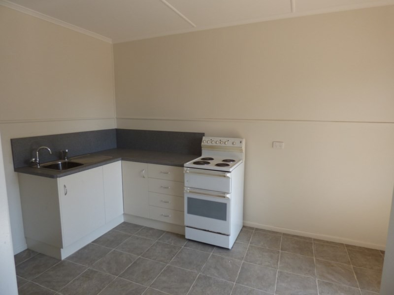 3/171 VICTORIA Street, St George QLD 4487