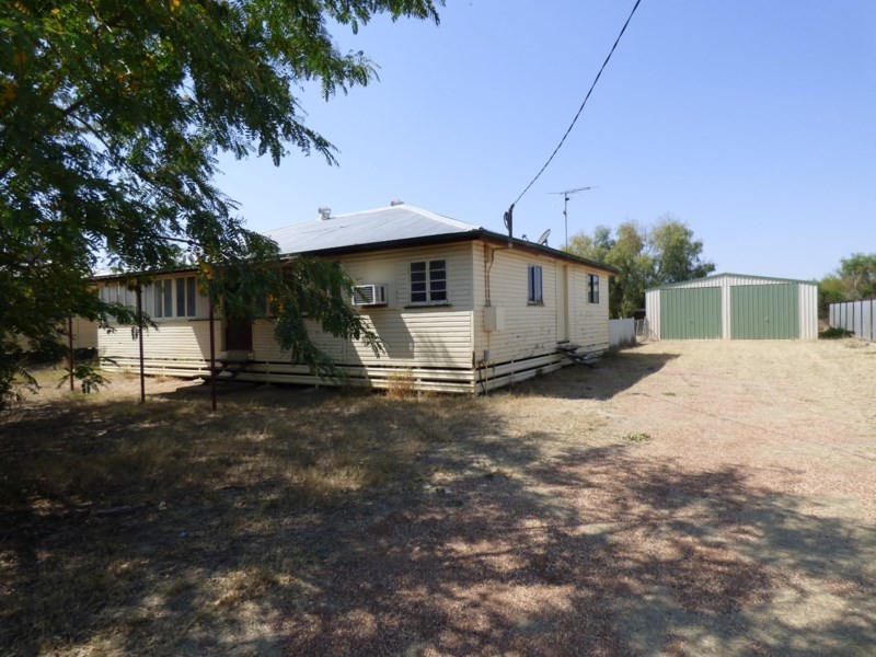 12 Wattle Drive, St George QLD 4487