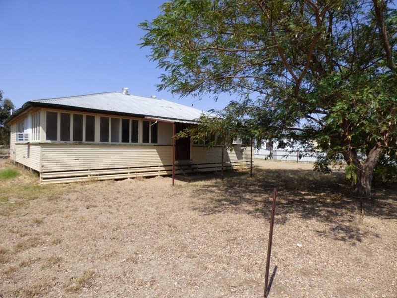 12 Wattle Drive, St George QLD 4487