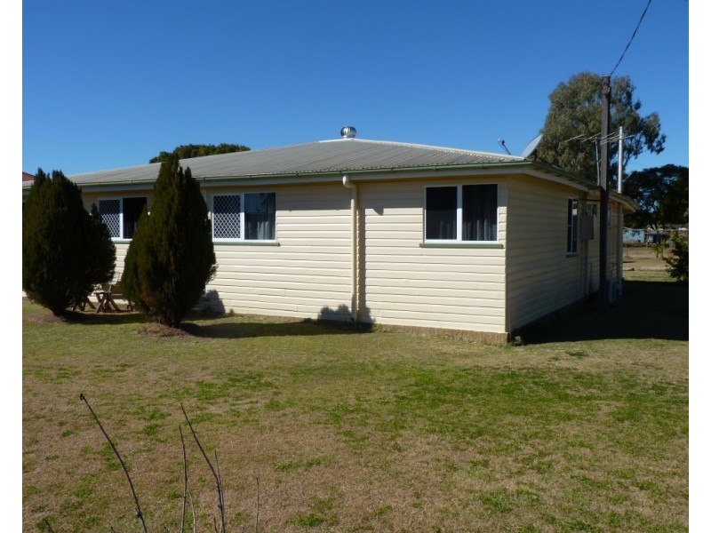 Unit 2, 140 Alfred Street, St George QLD 4487