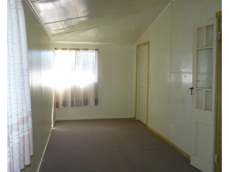 Unit 2, 140 Alfred Street, St George QLD 4487