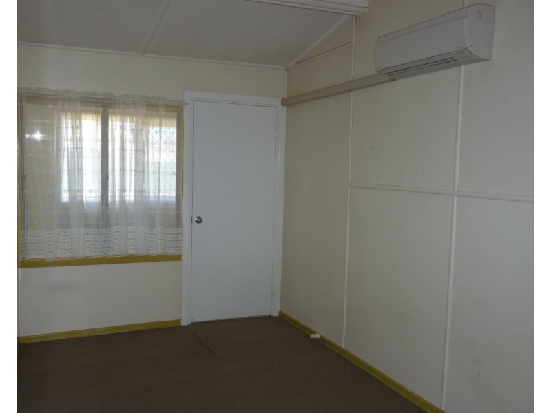 Unit 2, 140 Alfred Street, St George QLD 4487