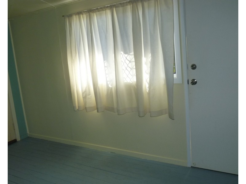 Unit 2, 140 Alfred Street, St George QLD 4487