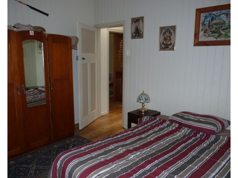 2/164 Victoria Street, St George QLD 4487