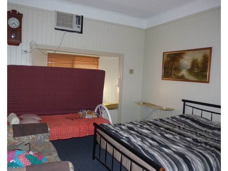 2/164 Victoria Street, St George QLD 4487