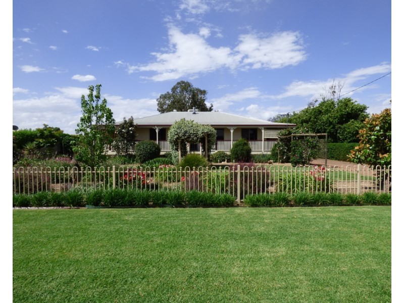 15 Taylor Street, St George QLD 4487