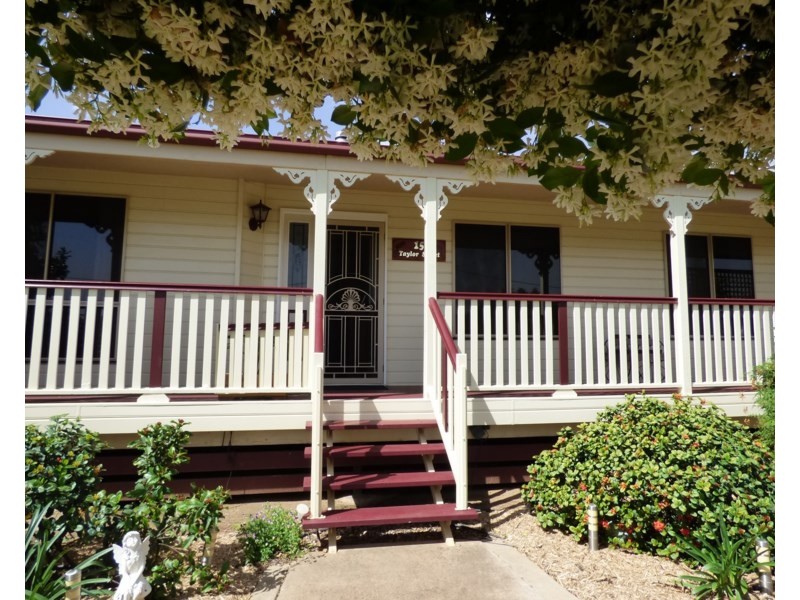 15 Taylor Street, St George QLD 4487