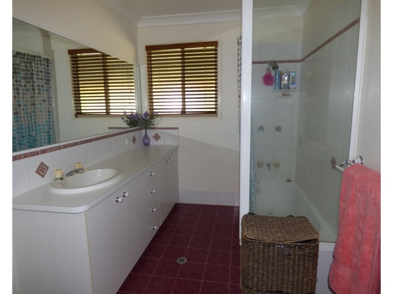 15 Taylor Street, St George QLD 4487