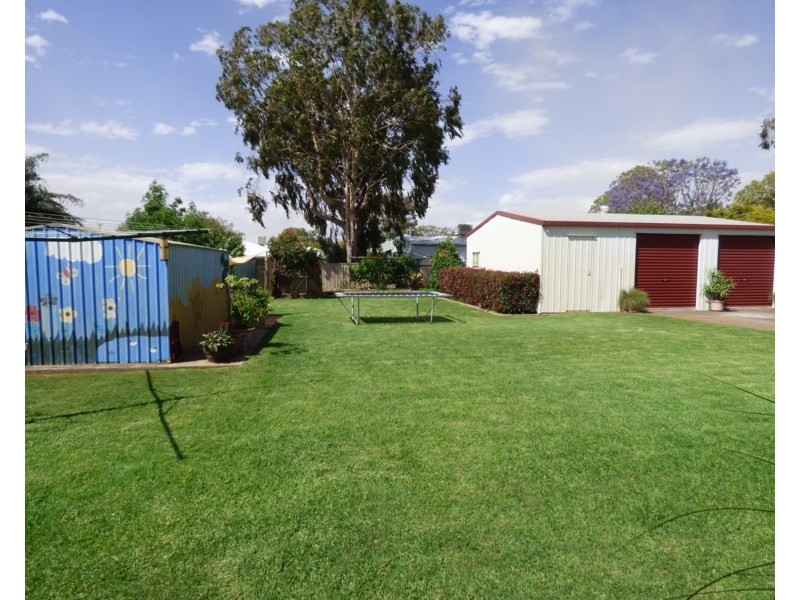 15 Taylor Street, St George QLD 4487