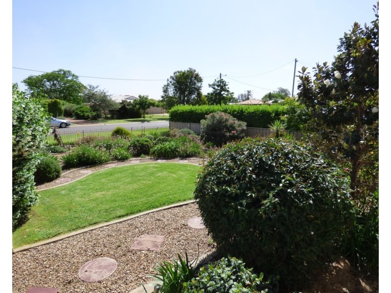 15 Taylor Street, St George QLD 4487