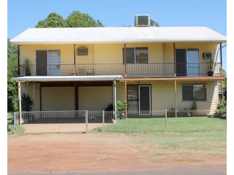 14 Elizabeth Street, St George QLD 4487