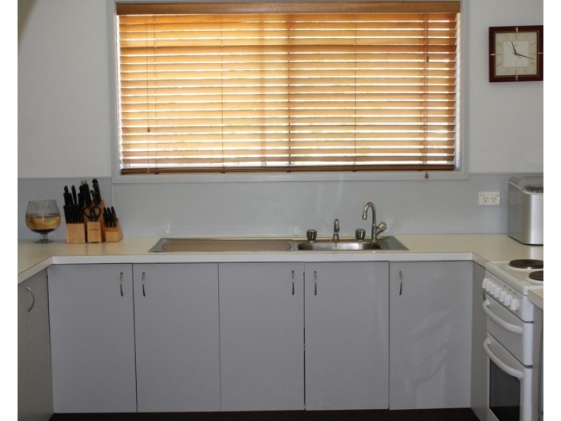 14 Elizabeth Street, St George QLD 4487