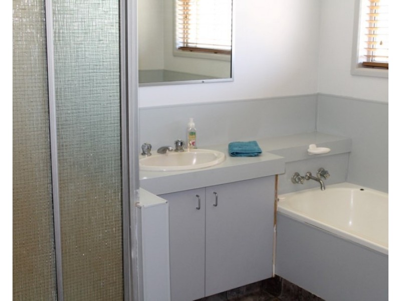 14 Elizabeth Street, St George QLD 4487