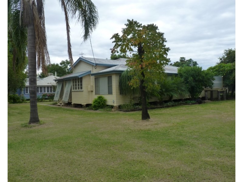 89 Grey Street, St George QLD 4487