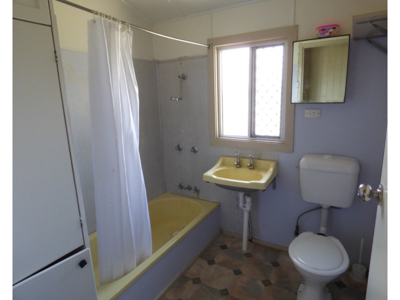 Unit 1, 164 Victoria Street, St George QLD 4487