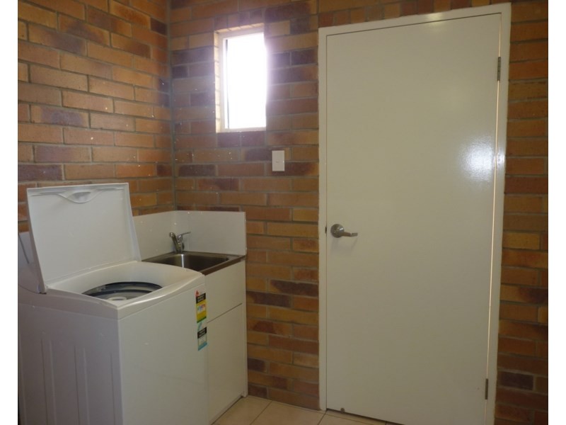 Unit 2, 2 Taylor Street, St George QLD 4487