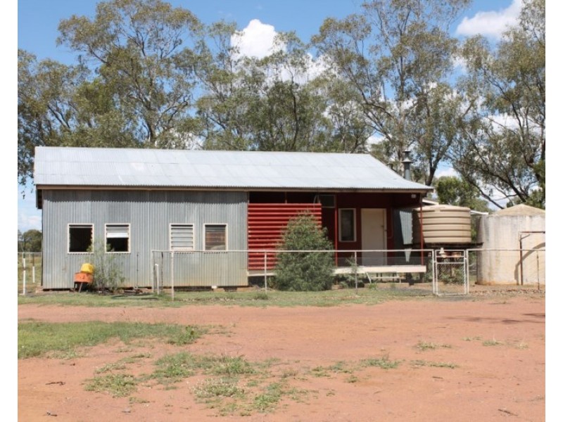 23365 MOONIE Highway, St George QLD 4487
