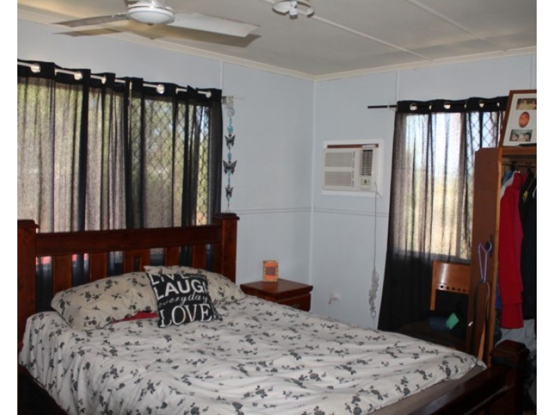 11 Margaret Street, St George QLD 4487