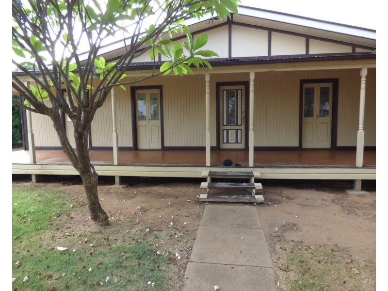 98 ALFRED Street, St George QLD 4487