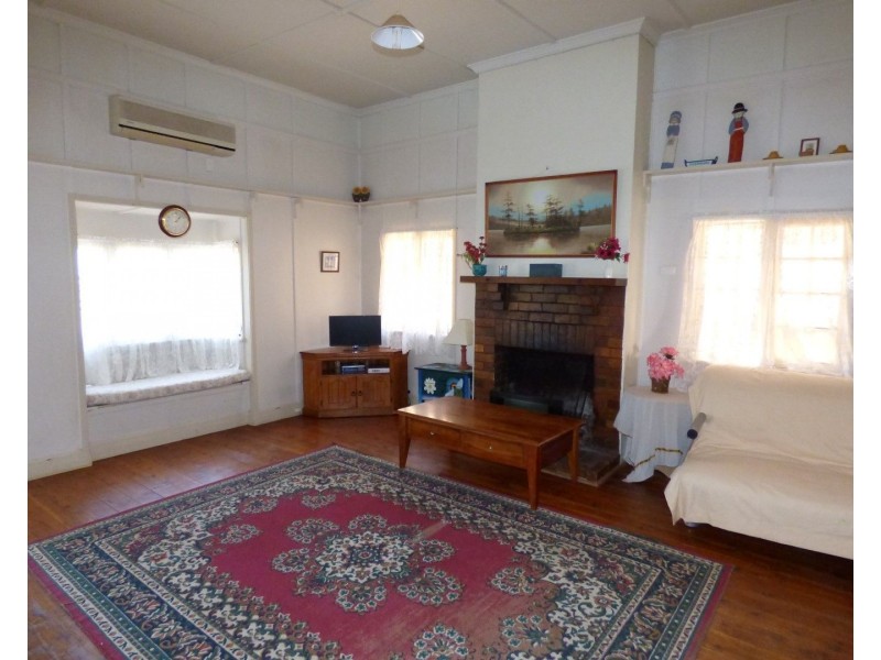 101 VICTORIA Street, St George QLD 4487