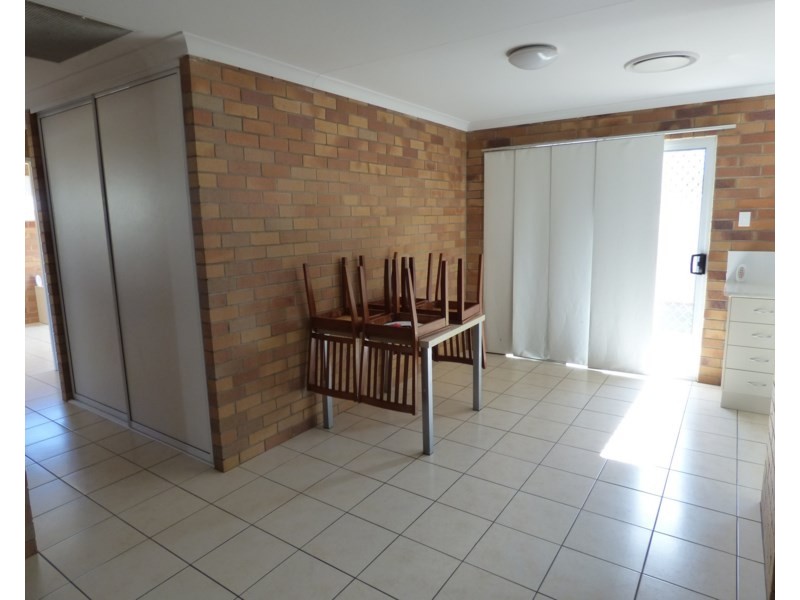 Unit 3, 2 Taylor Street, St George QLD 4487