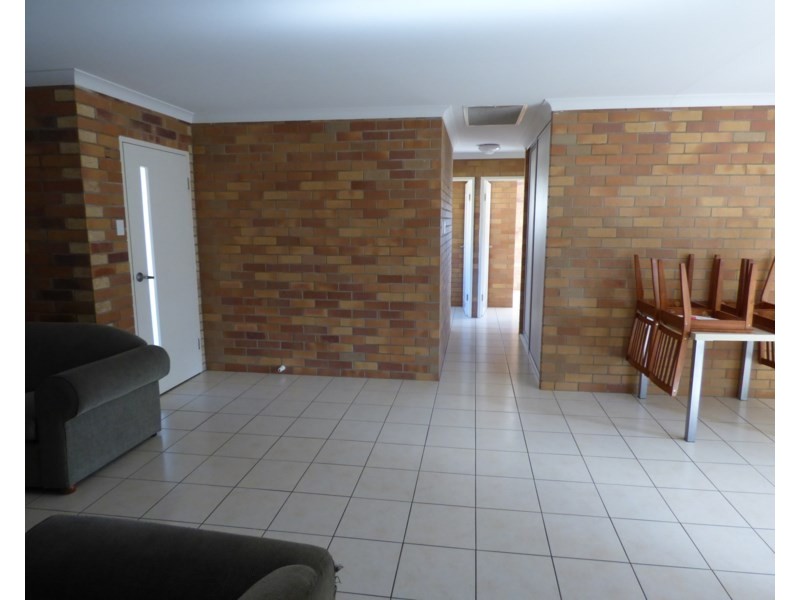Unit 3, 2 Taylor Street, St George QLD 4487