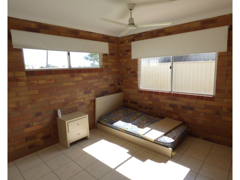 Unit 3, 2 Taylor Street, St George QLD 4487