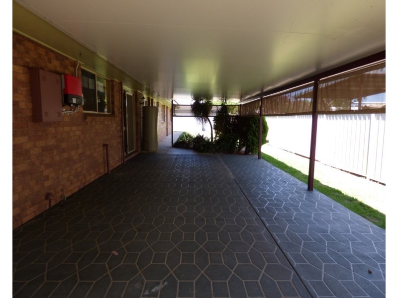 15 Wattle Drive, St George QLD 4487