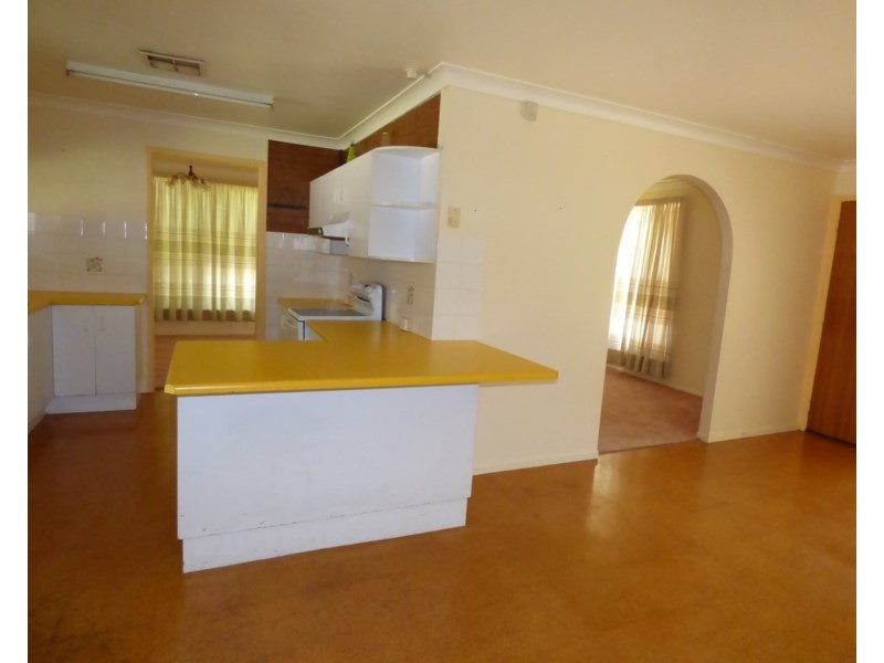 15 Wattle Drive, St George QLD 4487