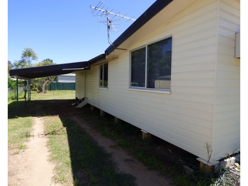 58 CHURCH Street, St George QLD 4487