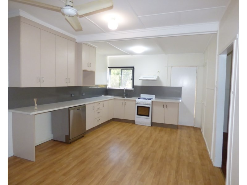 58 CHURCH Street, St George QLD 4487