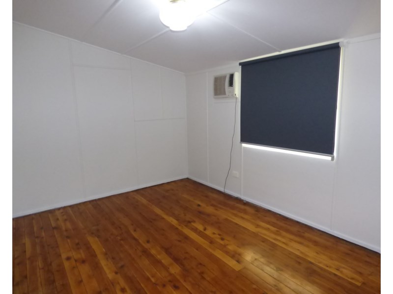 58 CHURCH Street, St George QLD 4487