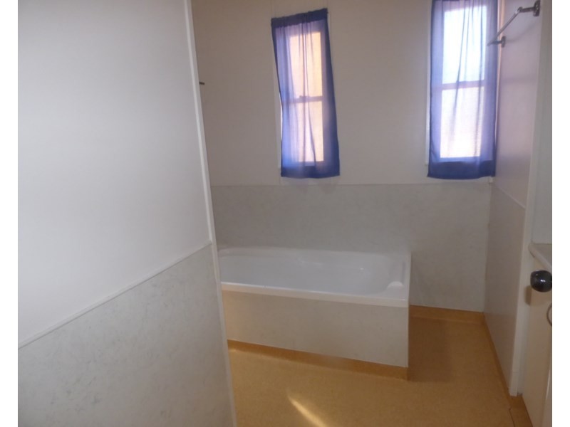 24 Andrew Street, St George QLD 4487