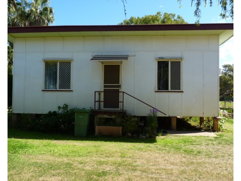 33 Alfred Street, St George QLD 4487