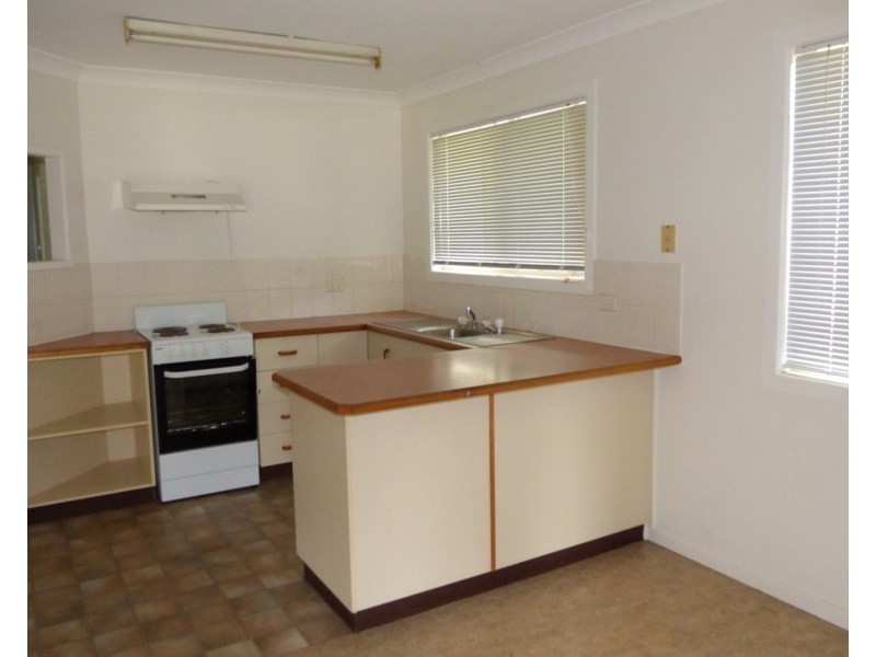 4 Elizabeth Street, St George QLD 4487