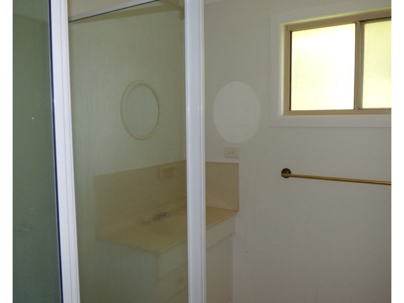 4 Elizabeth Street, St George QLD 4487