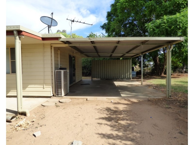 4 Elizabeth Street, St George QLD 4487