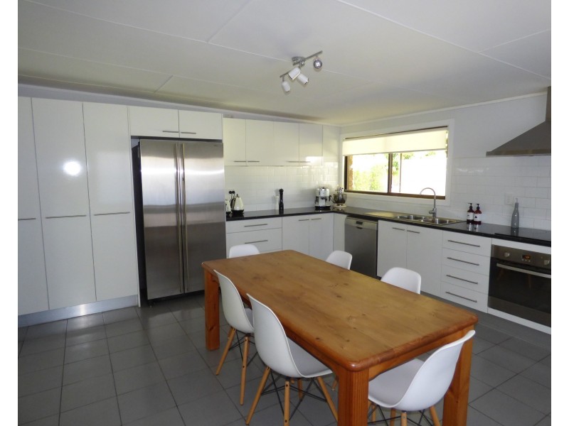 16 Victoria Street, St George QLD 4487