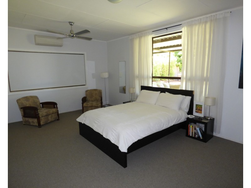 16 Victoria Street, St George QLD 4487